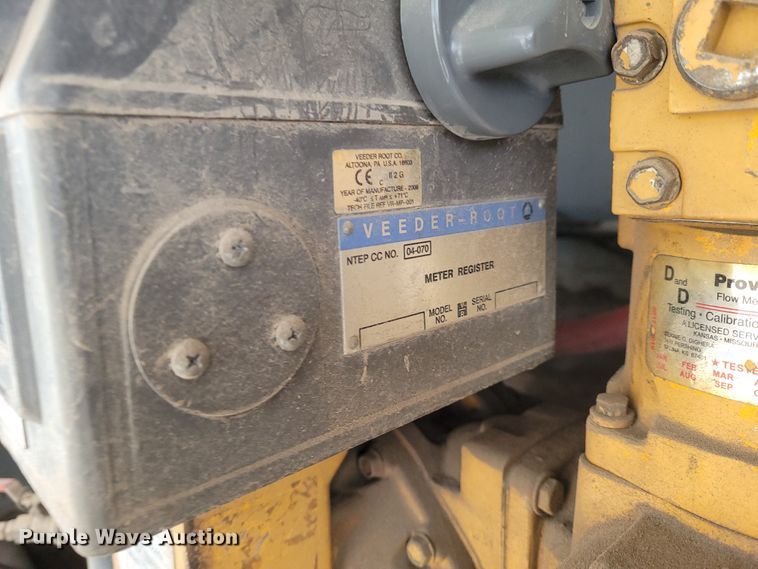 image for item FC9060 1994 Kenworth T600  fuel truck