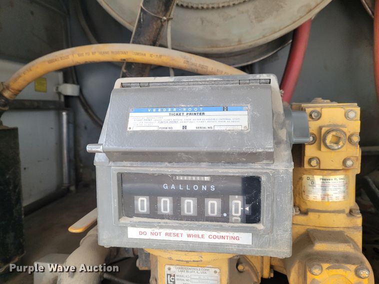 image for item FC9060 1994 Kenworth T600  fuel truck