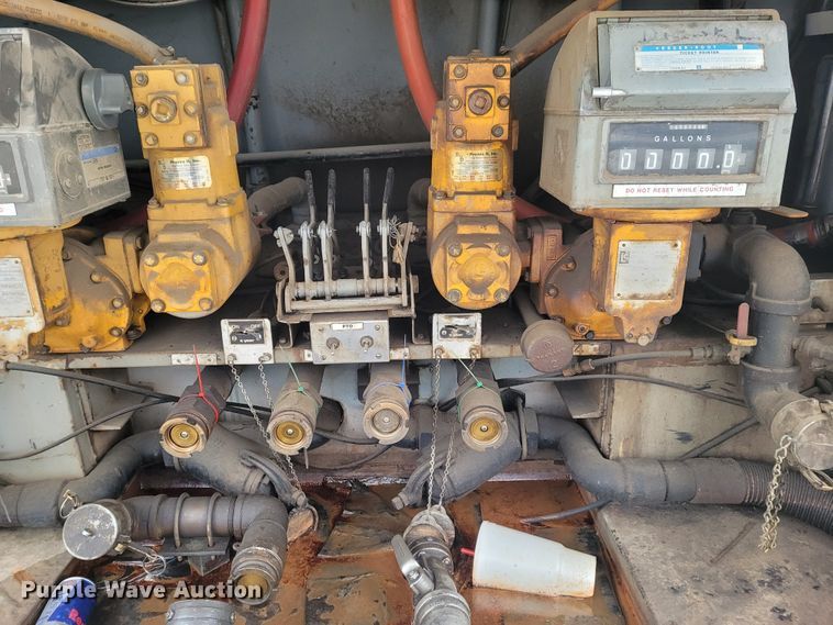 image for item FC9060 1994 Kenworth T600  fuel truck