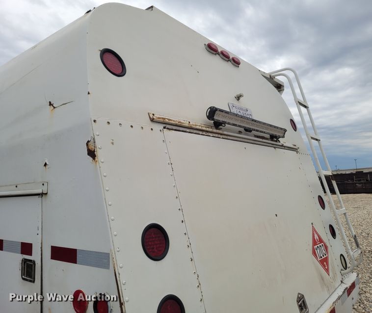 image for item FC9060 1994 Kenworth T600  fuel truck