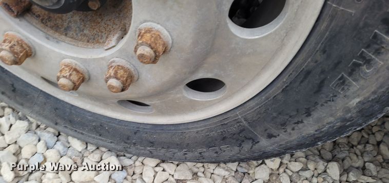 image for item FC9060 1994 Kenworth T600  fuel truck