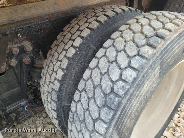 image for item FC9060 1994 Kenworth T600  fuel truck