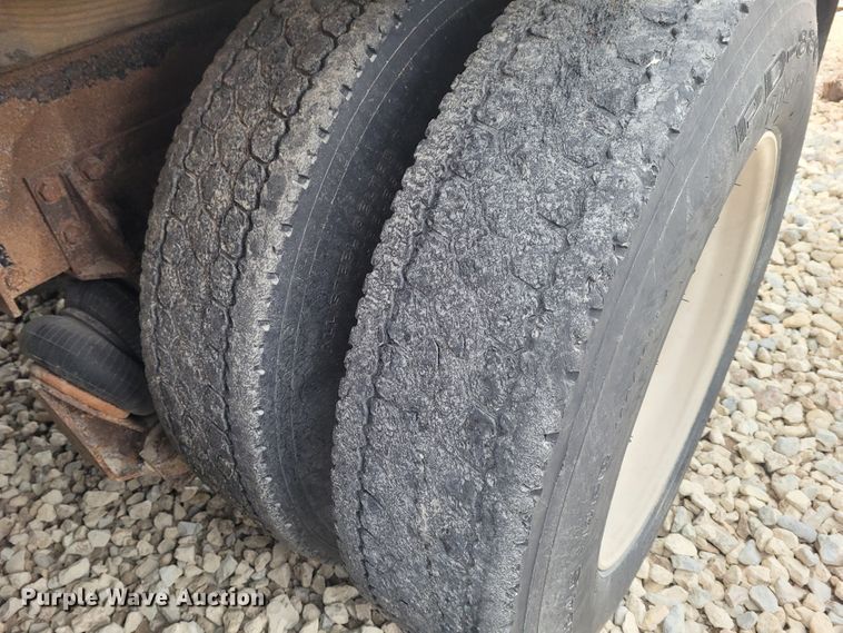 image for item FC9060 1994 Kenworth T600  fuel truck