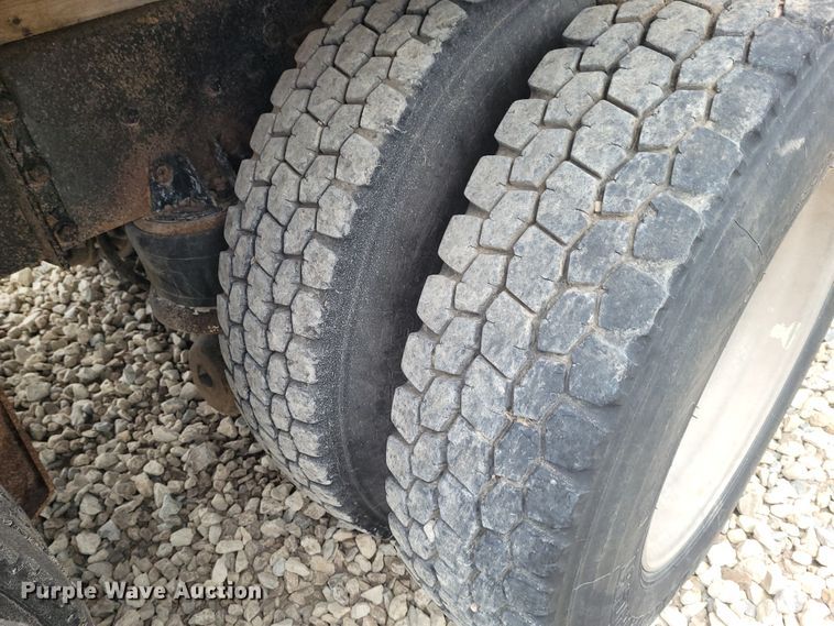 image for item FC9060 1994 Kenworth T600  fuel truck