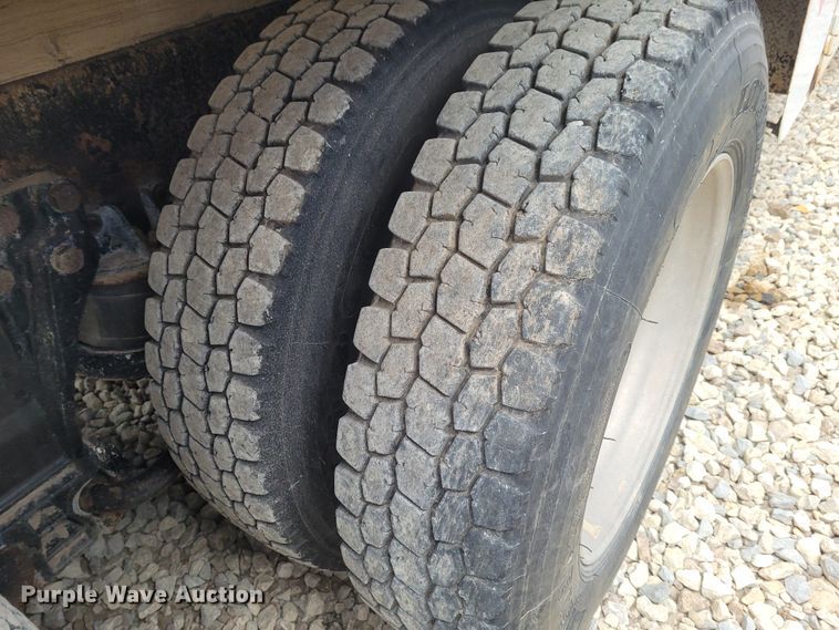 image for item FC9060 1994 Kenworth T600  fuel truck