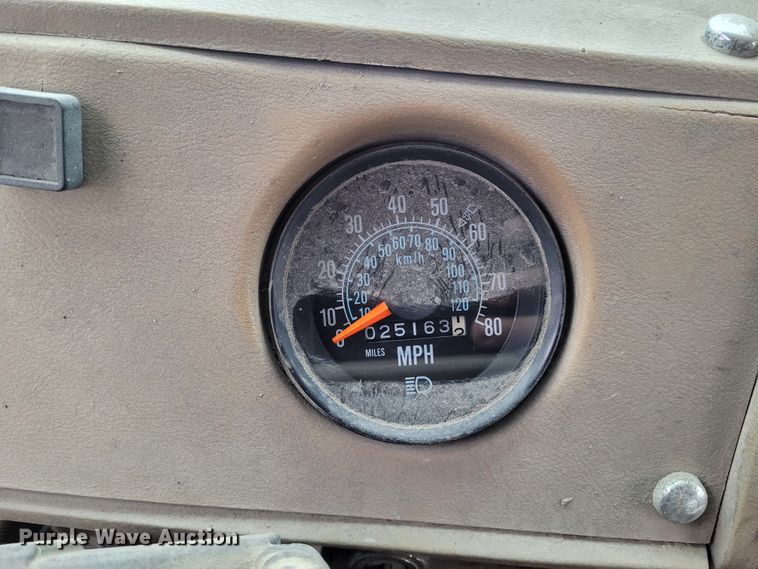 image for item FC9061 1984 Mack R686ST  dump truck