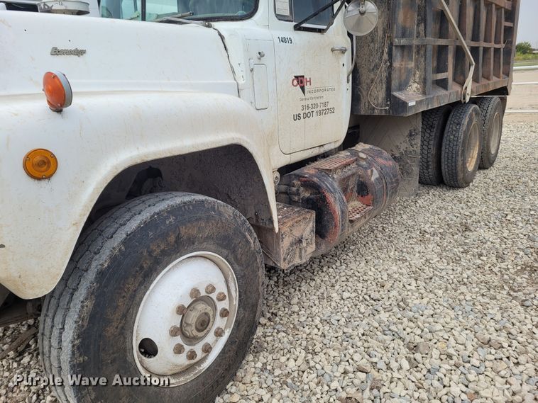 image for item FC9061 1984 Mack R686ST  dump truck