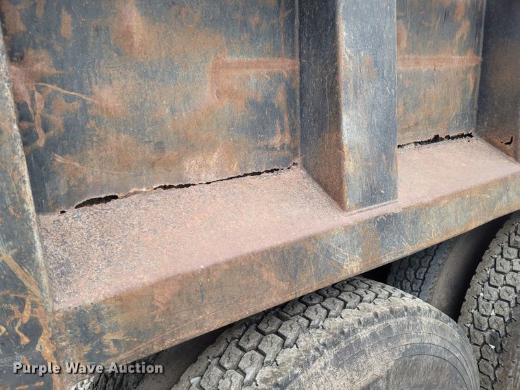 image for item FC9061 1984 Mack R686ST  dump truck