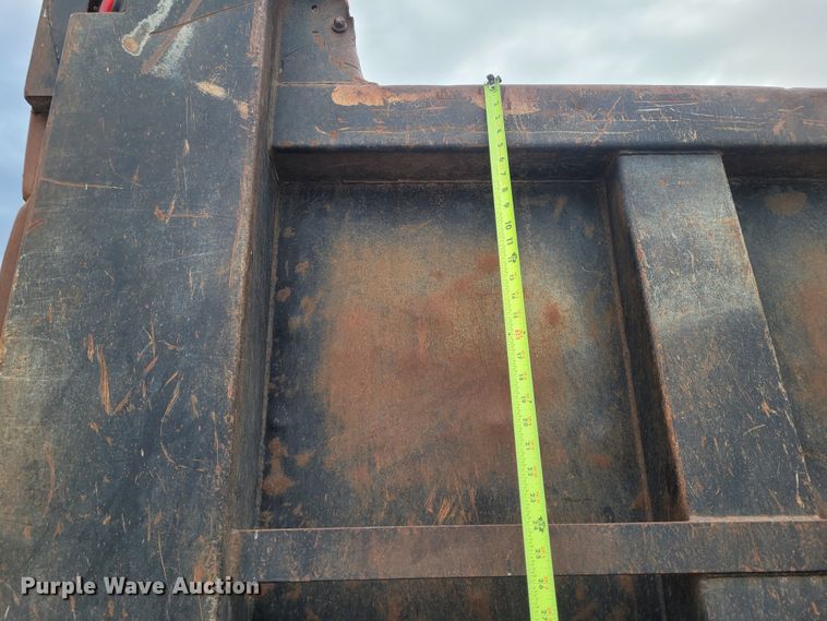 image for item FC9061 1984 Mack R686ST  dump truck