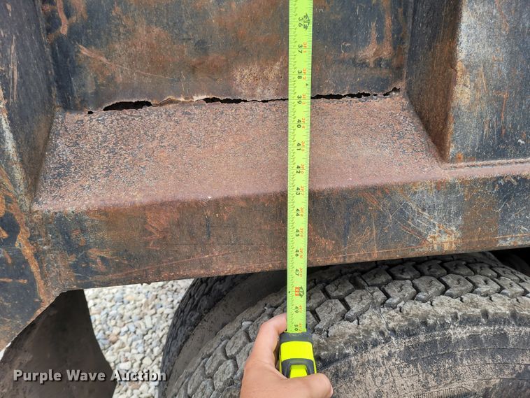 image for item FC9061 1984 Mack R686ST  dump truck