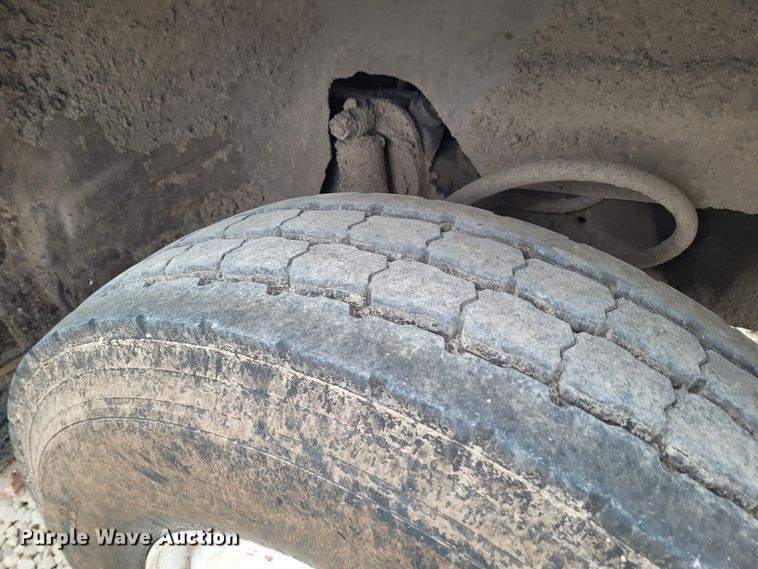 image for item FC9061 1984 Mack R686ST  dump truck