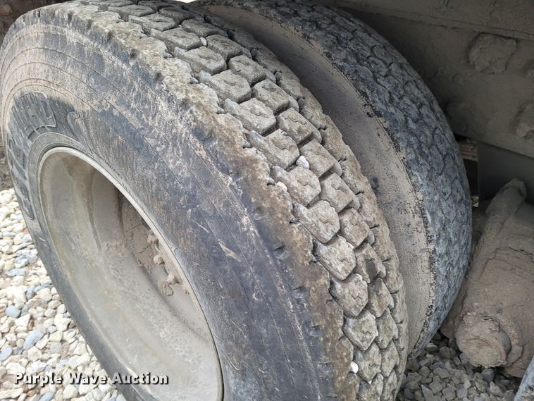 image for item FC9061 1984 Mack R686ST  dump truck