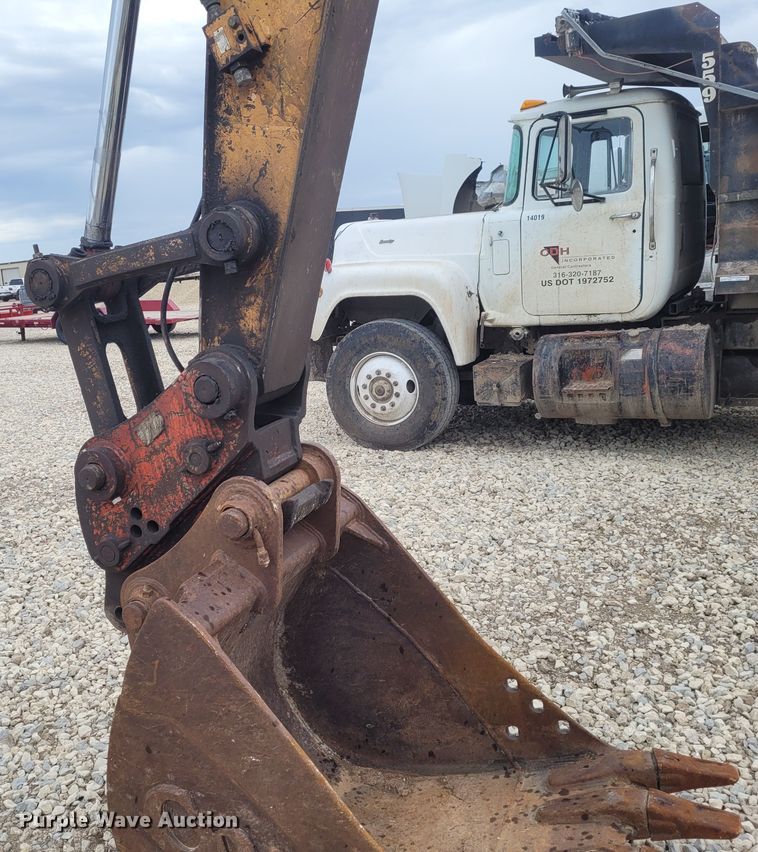 image for item FC9062 2001 Case CX130  excavator