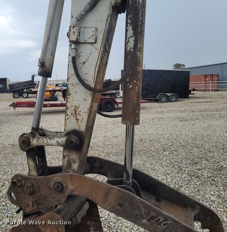 image for item FC9063 2005 Takeuchi TB175  mini excavator