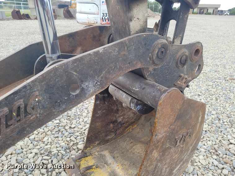 image for item FC9063 2005 Takeuchi TB175  mini excavator