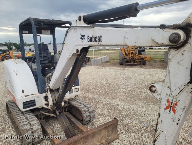 image for item FC9064 2002 Bobcat 331  mini excavator