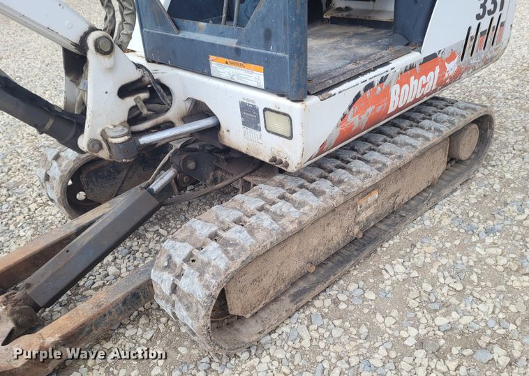 image for item FC9064 2002 Bobcat 331  mini excavator