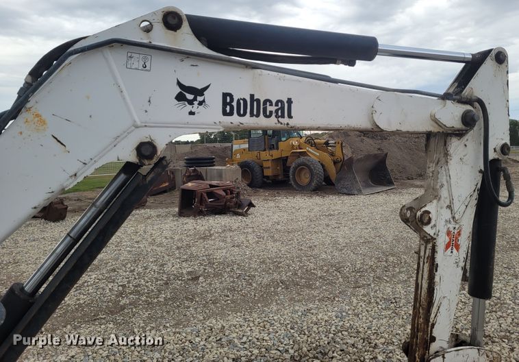 image for item FC9064 2002 Bobcat 331  mini excavator