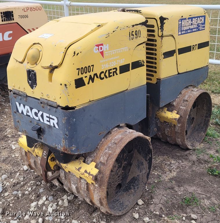 image for item FC9068 2005 Wacker RT70007  vibratory trench compactor