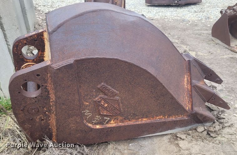 image for item FC9076 Hensley  24"W excavator bucket