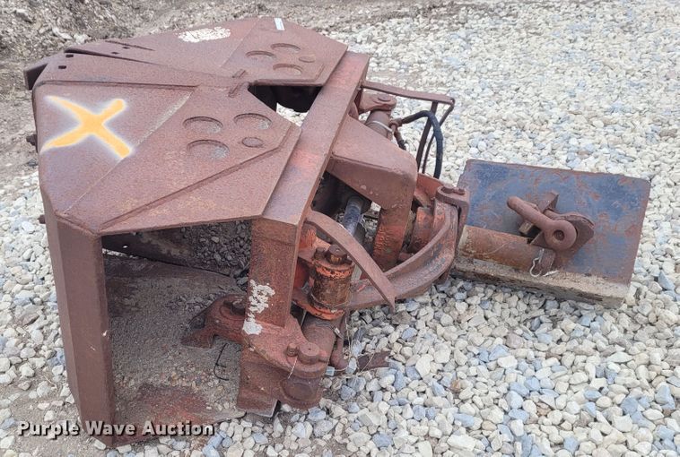 image for item FC9078 26"W clam shell bucket