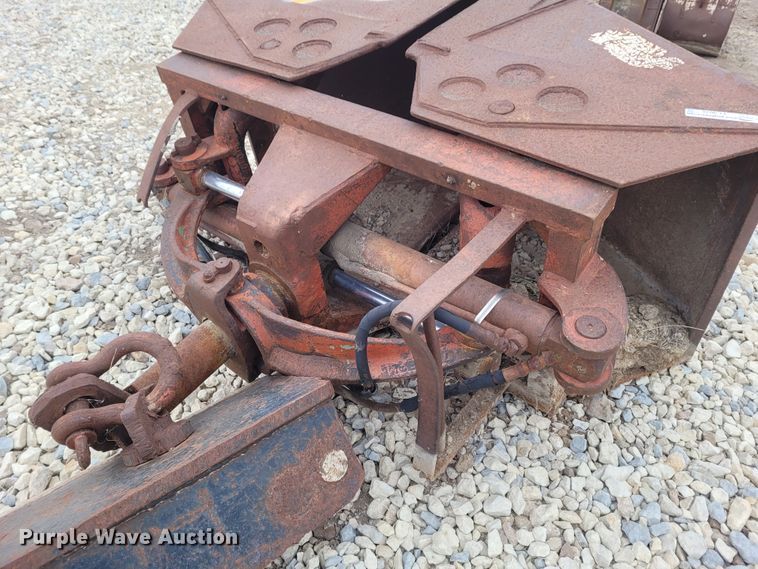 image for item FC9078 26"W clam shell bucket