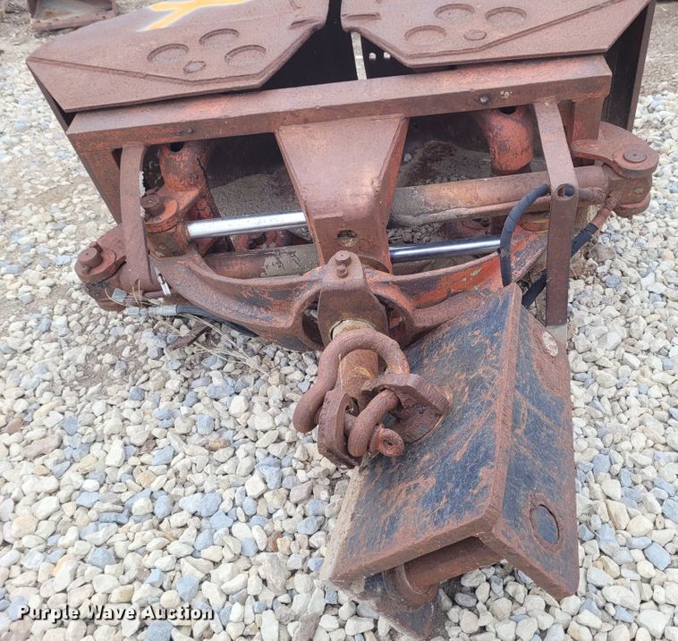 image for item FC9078 26"W clam shell bucket