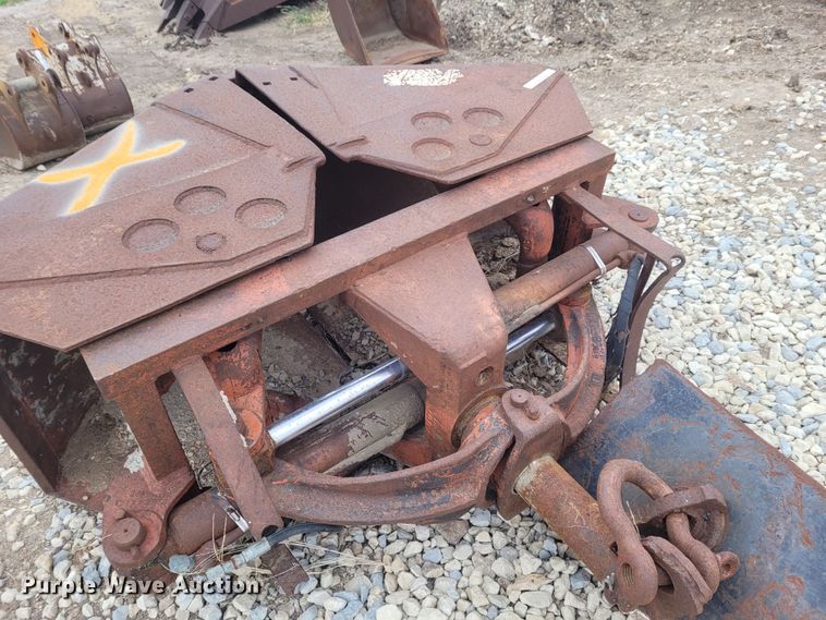 image for item FC9078 26"W clam shell bucket