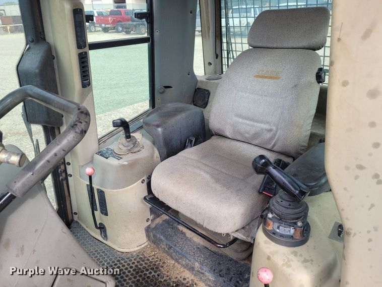 image for item FC9081 2004 Case 750K  dozer