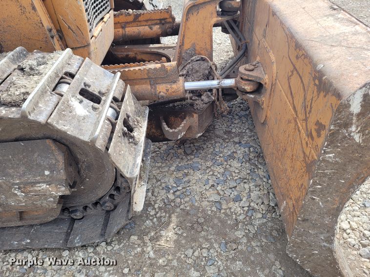 image for item FC9081 2004 Case 750K  dozer