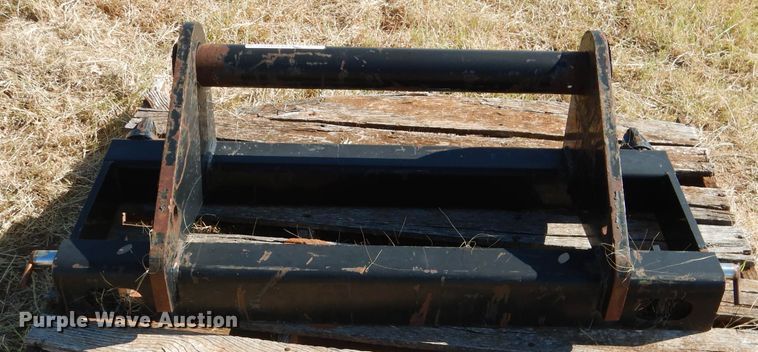 image for item HC9210 New Holland to John Deere bucket adapter