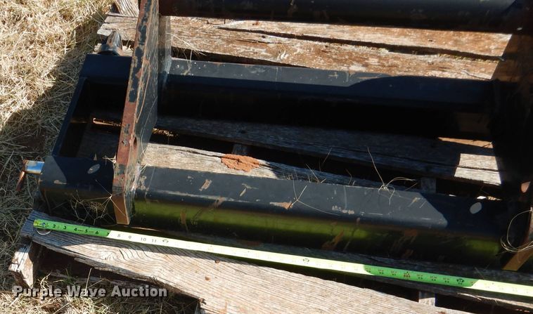 image for item HC9210 New Holland to John Deere bucket adapter