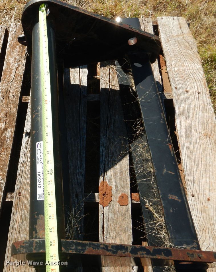 image for item HC9210 New Holland to John Deere bucket adapter