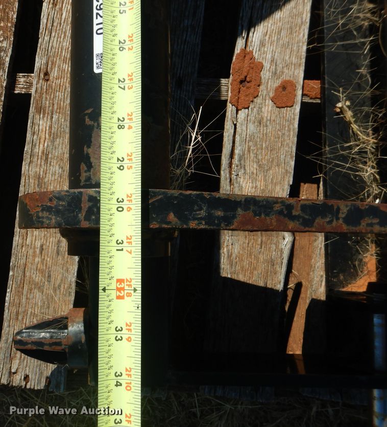 image for item HC9210 New Holland to John Deere bucket adapter