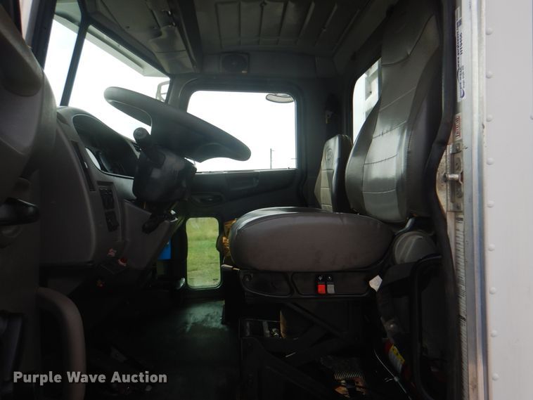 image for item HT9456 2012 Peterbilt 337  utility / service truck