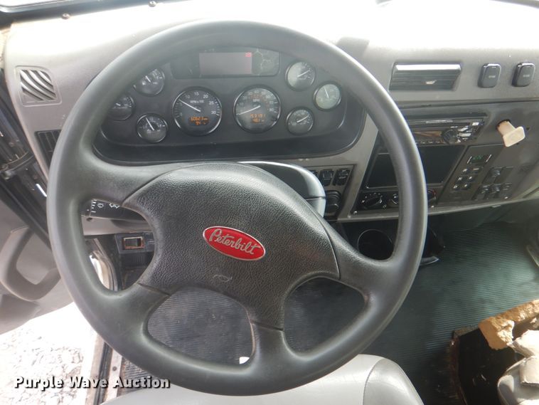 image for item HT9456 2012 Peterbilt 337  utility / service truck