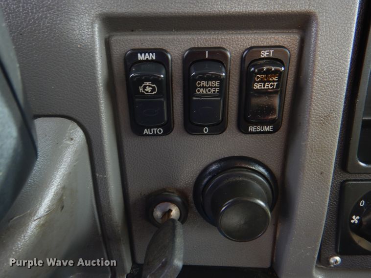 image for item HT9456 2012 Peterbilt 337  utility / service truck