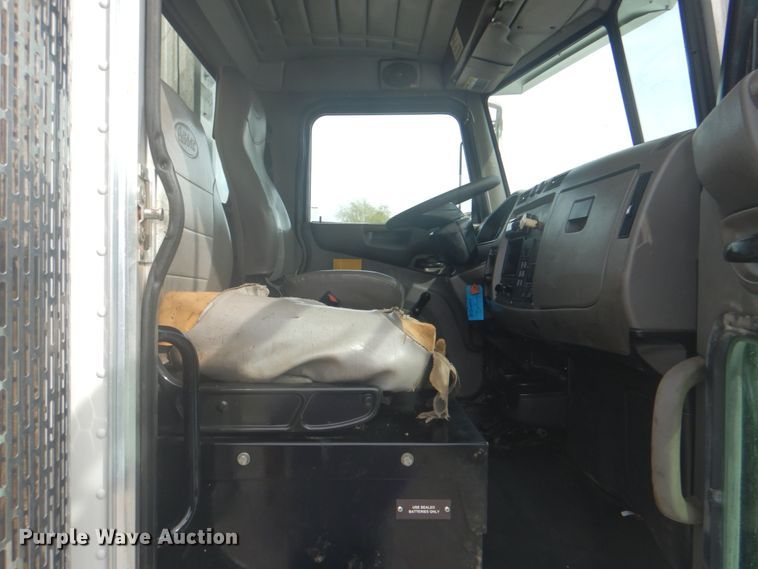 image for item HT9456 2012 Peterbilt 337  utility / service truck