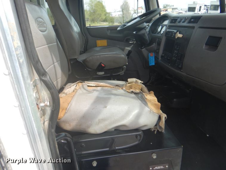 image for item HT9456 2012 Peterbilt 337  utility / service truck