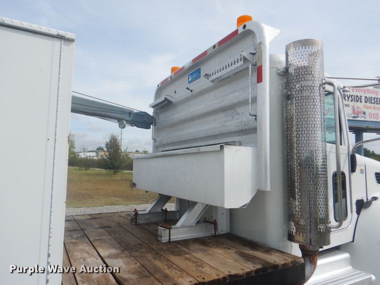 image for item HT9456 2012 Peterbilt 337  utility / service truck