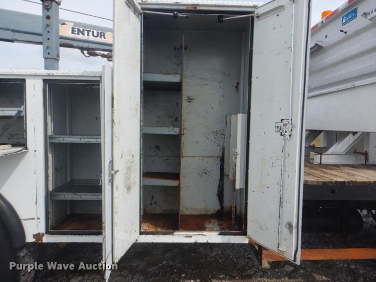 image for item HT9456 2012 Peterbilt 337  utility / service truck