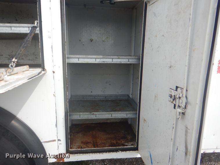 image for item HT9456 2012 Peterbilt 337  utility / service truck