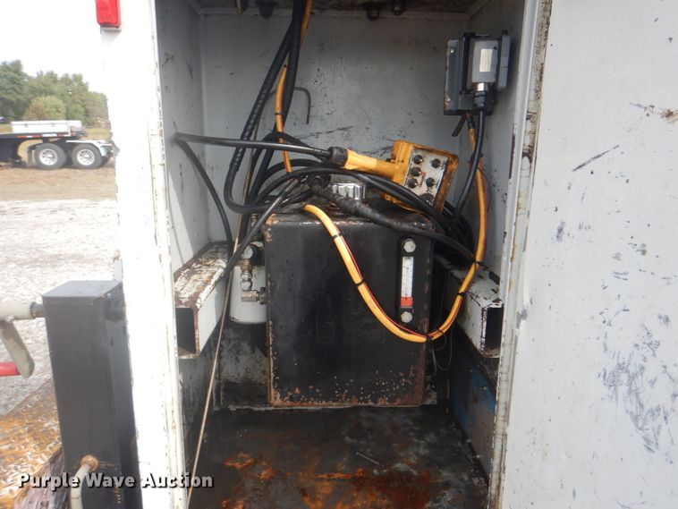 image for item HT9456 2012 Peterbilt 337  utility / service truck