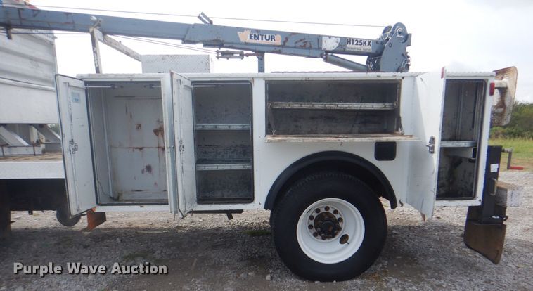 image for item HT9456 2012 Peterbilt 337  utility / service truck