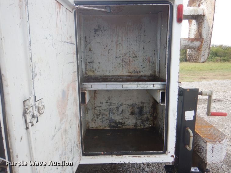 image for item HT9456 2012 Peterbilt 337  utility / service truck