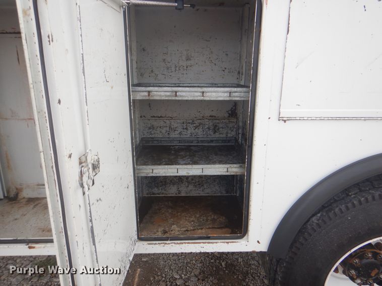 image for item HT9456 2012 Peterbilt 337  utility / service truck