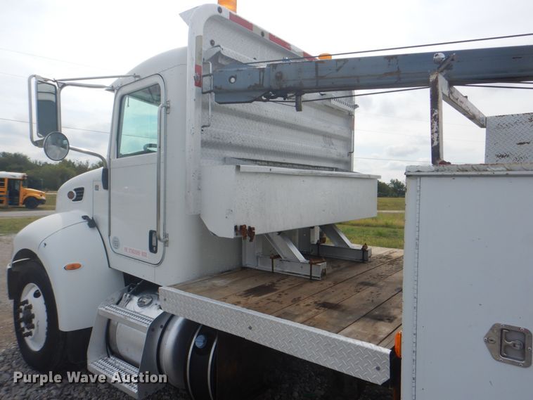 image for item HT9456 2012 Peterbilt 337  utility / service truck