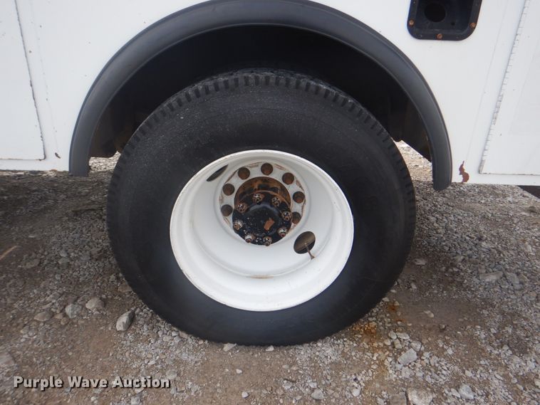 image for item HT9456 2012 Peterbilt 337  utility / service truck