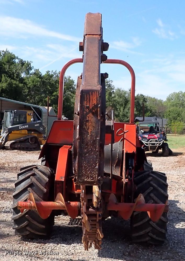 image for item IC9524 1996 Ditch Witch 7610  trencher
