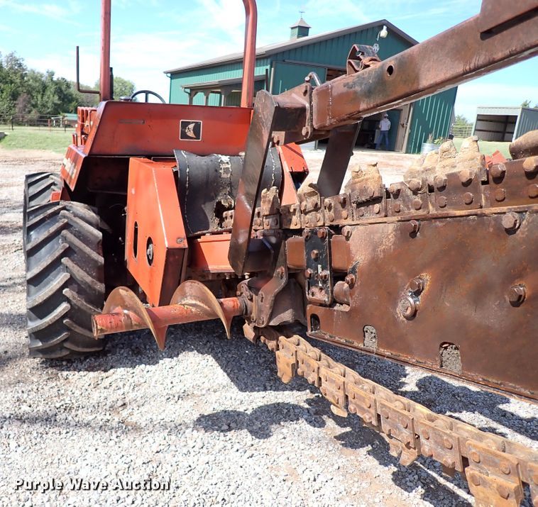 image for item IC9524 1996 Ditch Witch 7610  trencher